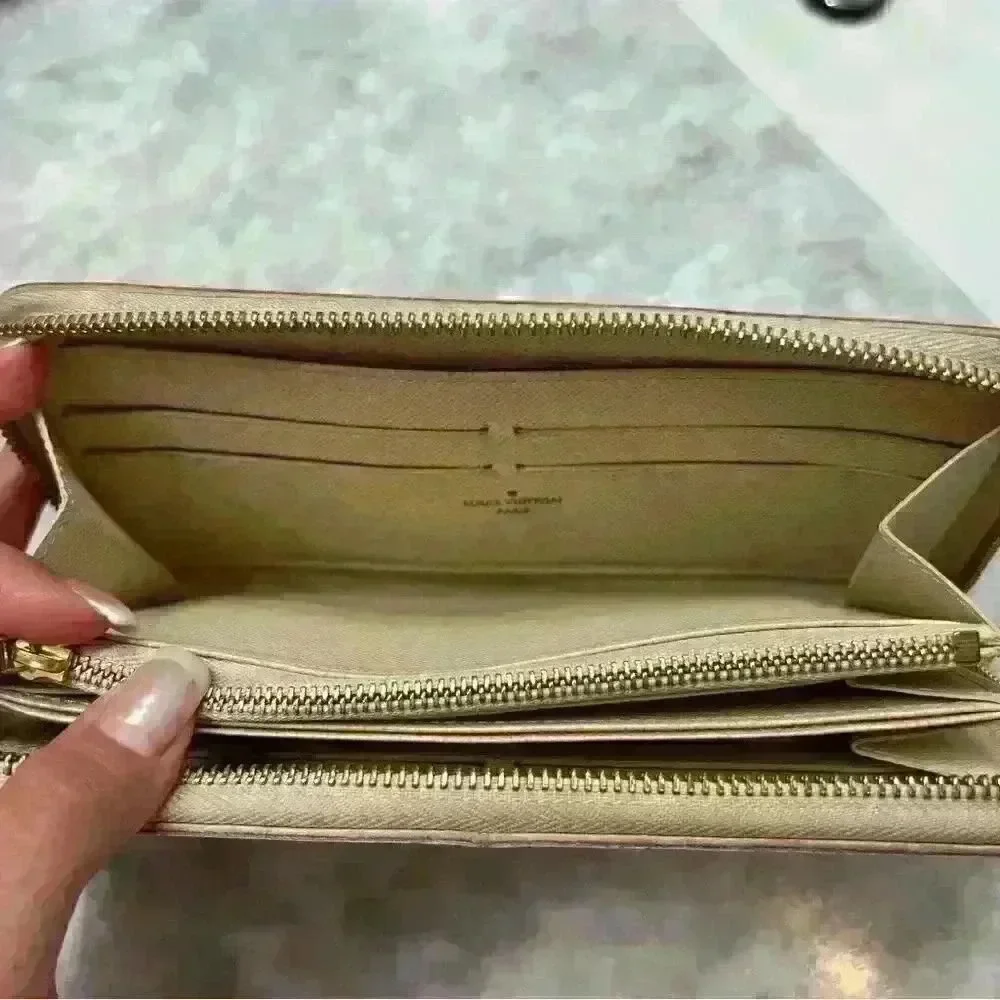 LOUIS VUITTON Damier Azur Pattern Zippy Wallet
